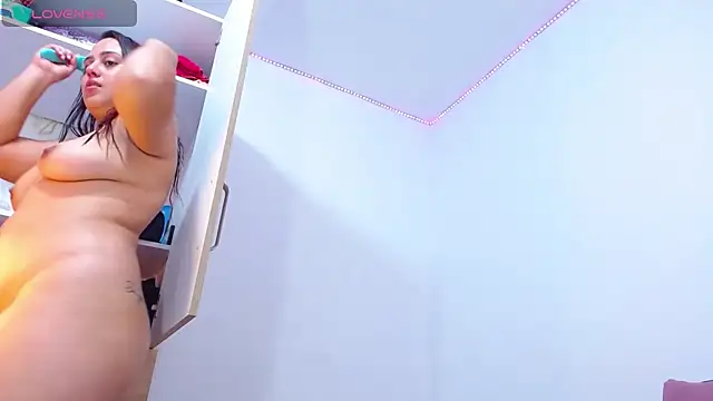 Snapshot of Luciana0226 chatting on March 18, 9:53 pm Luciana0226 online show from March 18, 9:53 pm