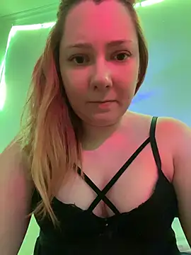 Patriciamoura69 online show from August 6, 11:50 pm