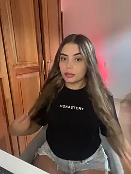 Snapshot of Miss_valeriaa chatting on April 7, 3:01 pm Miss valeriaa online show from April 7, 3:01 pm