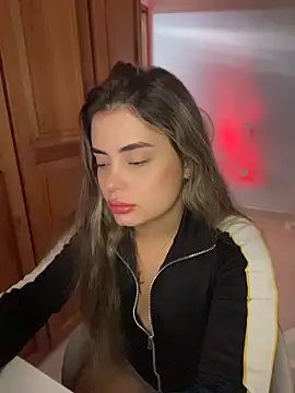 Snapshot of Miss_valeriaa chatting on April 19, 10:01 pm Miss valeriaa online show from April 19, 10:01 pm