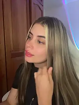 Snapshot of Miss_valeriaa chatting on June 20, 3:20 am Miss valeriaa online show from June 20, 3:20 am