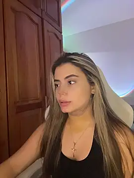 Snapshot of Miss_valeriaa chatting on July 1, 8:41 pm Miss valeriaa online show from July 1, 8:41 pm