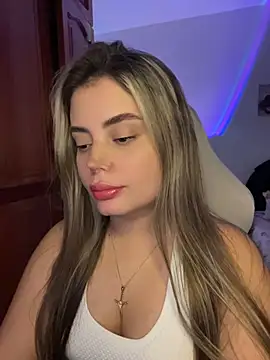 Snapshot of Miss_valeriaa chatting on July 15, 9:42 pm Miss valeriaa online show from July 15, 9:42 pm