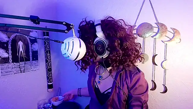 Snapshot of Azazelgains chatting on March 15, 5:19 am Azazelgains online show from March 15, 5:19 am