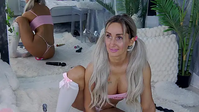 IsabelleEthan online show from June 21, 11:51 pm