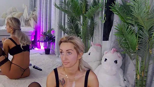 IsabelleEthan online show from July 10, 12:26 am
