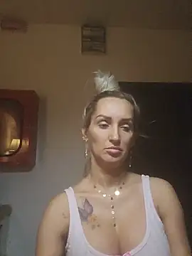 IsabelleEthan online show from July 11, 12:02 am