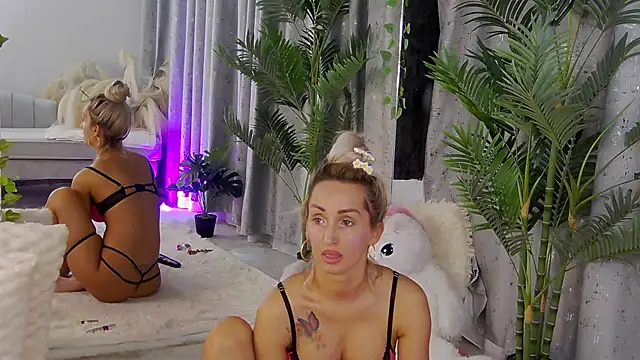 IsabelleEthan online show from July 17, 1:23 am