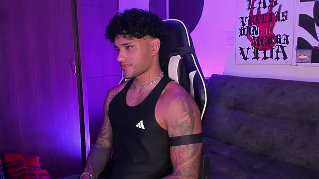 Alessandro Vanni online show from April 25, 2:14 am