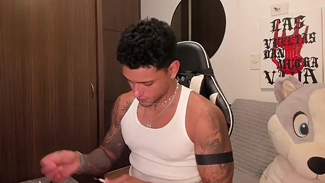 Snapshot of Alessandro_Vanni chatting on July 3, 2:40 am Alessandro Vanni online show from July 3, 2:40 am