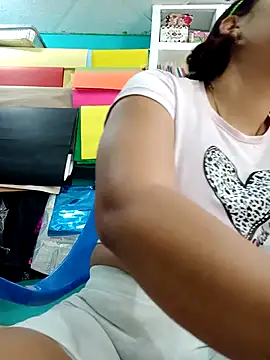 Snapshot of maymercy chatting on February 22, 1:46 pm maymercy online show from February 22, 1:46 pm