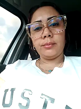 Snapshot of maymercy chatting on March 22, 2:25 pm maymercy online show from March 22, 2:25 pm