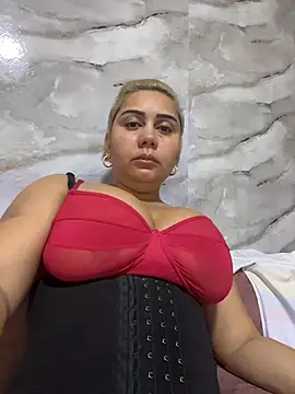 Snapshot of maymercy chatting on November 30, 8:02 pm maymercy online show from November 30, 8:02 pm