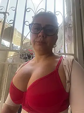 Snapshot of maymercy chatting on December 16, 6:57 pm maymercy online show from December 16, 6:57 pm