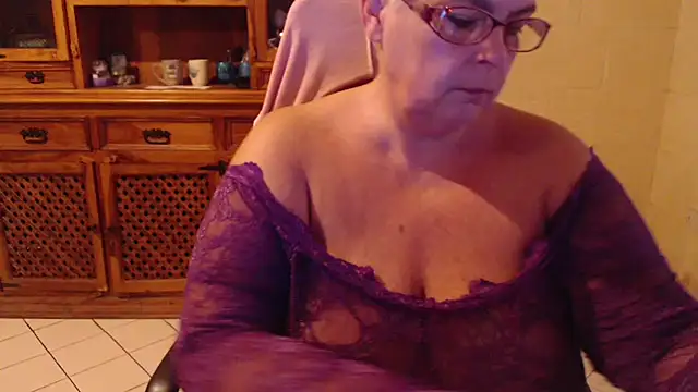 MISS LINDAH online show from October 14, 5:08 am