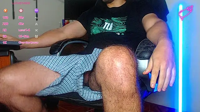 Snapshot of --mAk-- chatting on February 1, 10:26 am --mAk-- online show from February 1, 10:26 am