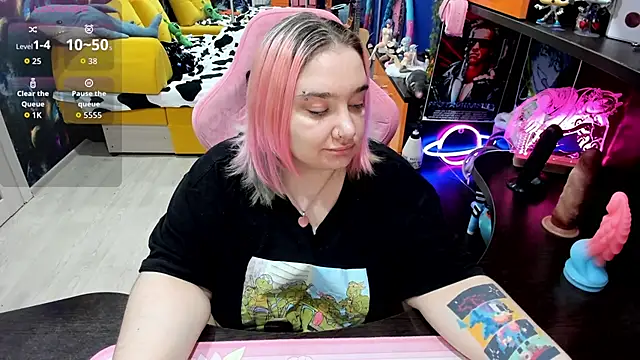 Snapshot of Softie_Sofy chatting on November 12, 3:07 am Softie Sofy online show from November 12, 3:07 am