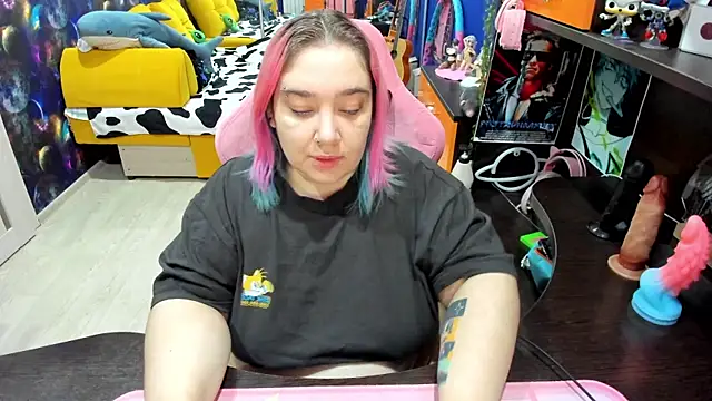 Snapshot of Softie_Sofy chatting on November 25, 3:28 am Softie Sofy online show from November 25, 3:28 am