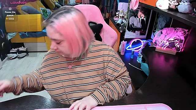 Softie Sofy online show from February 27, 3:06 am