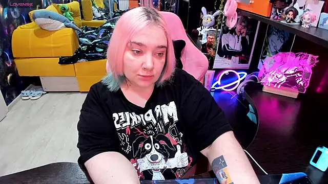 Softie Sofy online show from April 27, 2:31 am