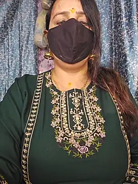 Snapshot of cute-tanvi chatting on May 6, 12:52 am cute-tanvi online show from May 6, 12:52 am