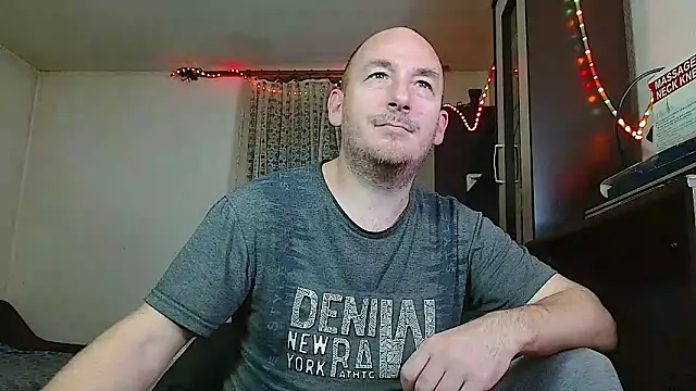 Johan   Barker online show from December 13, 11:02 am