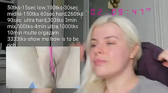 queenofthenighttt online show from March 10, 1:10 pm