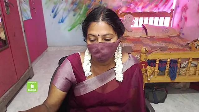 Snapshot of Novapol chatting on October 5, 5:33 pm Novapol online show from October 5, 5:33 pm