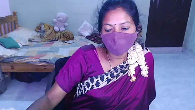 Snapshot of Novapol chatting on July 2, 5:52 pm Novapol online show from July 2, 5:52 pm