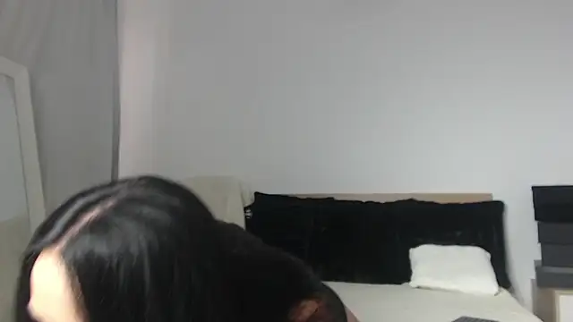 Layla23a online show from June 19, 9:24 am