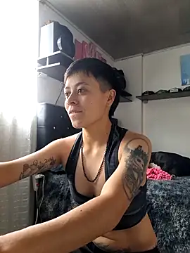 Snapshot of KitySweet chatting on November 10, 7:13 pm KitySweet online show from November 10, 7:13 pm