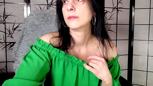  Sweetlonglips  online show from February 19, 7:59 am