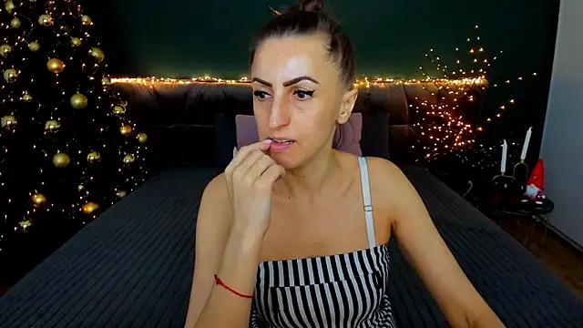 Rebecca Diamond online show from December 19, 6:31 am