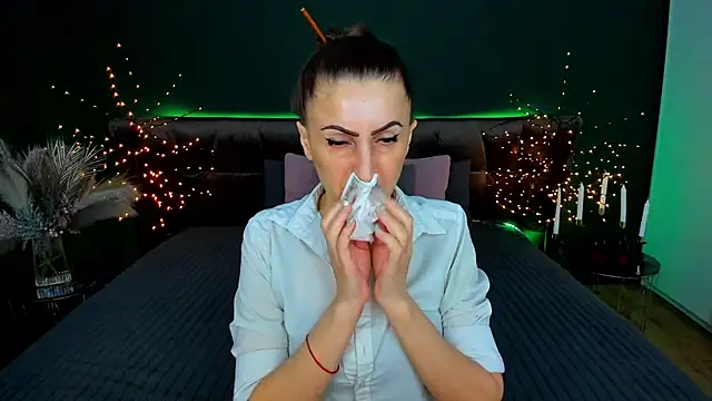 Rebecca Diamond online show from March 11, 6:52 am