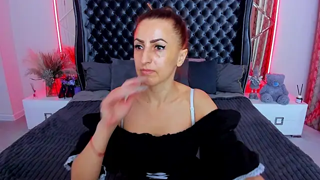 Snapshot of Rebecca_Diamond chatting on May 19, 5:47 am Rebecca Diamond online show from May 19, 5:47 am