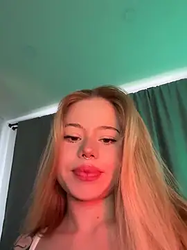 Snapshot of curchez_ chatting on January 31, 7:51 pm curchez online show from January 31, 7:51 pm