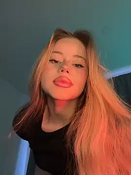 Snapshot of curchez_ chatting on February 12, 8:40 pm curchez online show from February 12, 8:40 pm