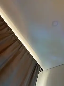 Snapshot of curchez_ chatting on February 18, 7:52 pm curchez online show from February 18, 7:52 pm