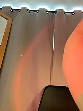 Snapshot of curchez_ chatting on November 19, 3:56 pm curchez online show from November 19, 3:56 pm