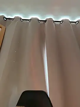 Snapshot of curchez_ chatting on November 21, 5:11 pm curchez online show from November 21, 5:11 pm