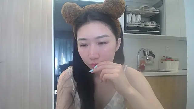 Asiagirll online show from May 1, 1:43 am