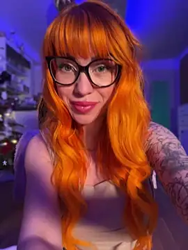 Pia July  online show from January 15, 9:09 pm