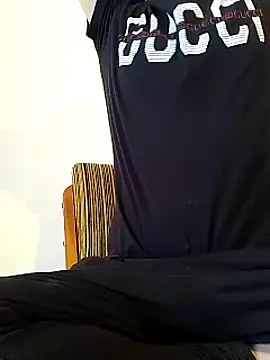 Snapshot of Rolandxxxr chatting on February 23, 2:57 pm Rolandxxxr online show from February 23, 2:57 pm