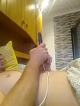 Snapshot of Rolandxxxr chatting on November 3, 1:23 pm Rolandxxxr online show from November 3, 1:23 pm