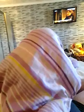 Snapshot of Rolandxxxr chatting on February 27, 1:44 pm Rolandxxxr online show from February 27, 1:44 pm