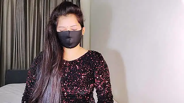 Snapshot of YourLovelyQueen chatting on December 14, 8:29 pm YourLovelyQueen online show from December 14, 8:29 pm