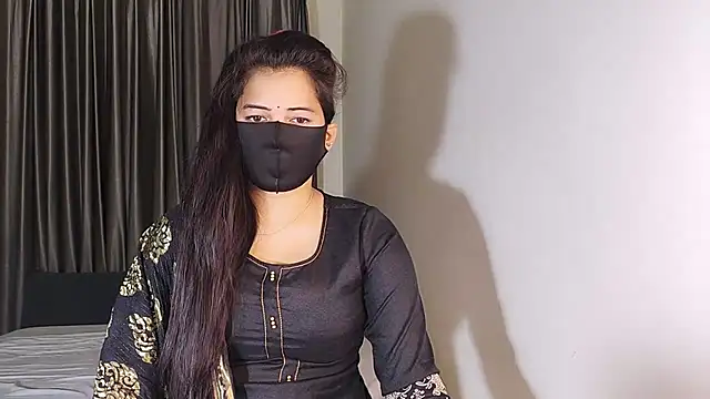 Snapshot of YourLovelyQueen chatting on January 19, 7:15 pm YourLovelyQueen online show from January 19, 7:15 pm