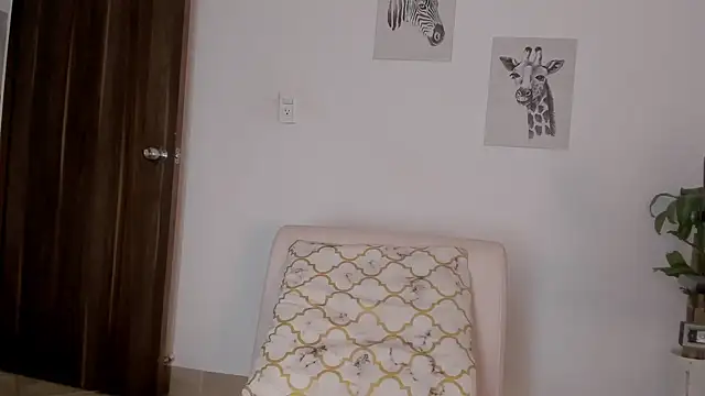 Hanna Risso online show from October 15, 6:19 pm