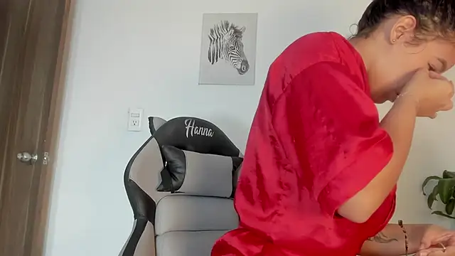 Hanna Risso online show from November 14, 7:12 pm