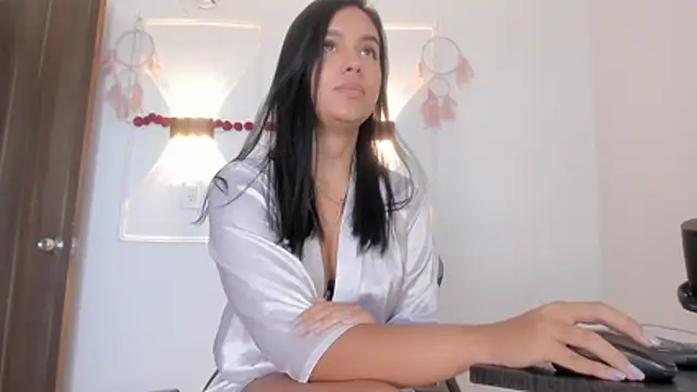 Hanna Risso online show from July 21, 6:54 pm